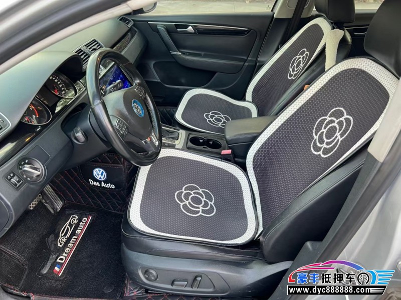 13年大众迈腾轿车抵押车出售