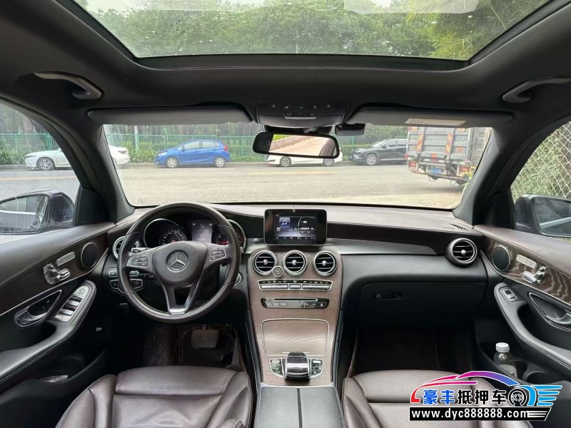 17年奔驰GLC轿车抵押车出售