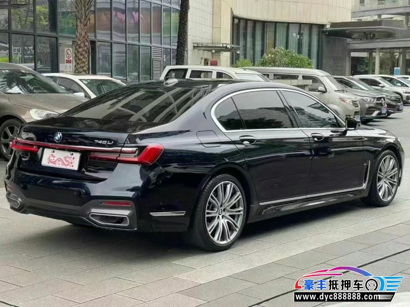 25年宝马7系轿车抵押车出售