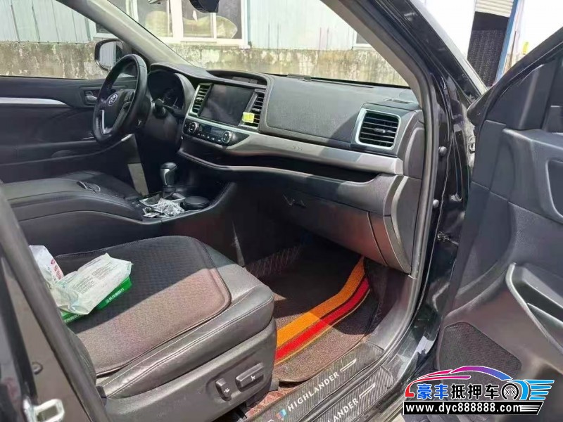 22年丰田汉兰达轿车抵押车出售