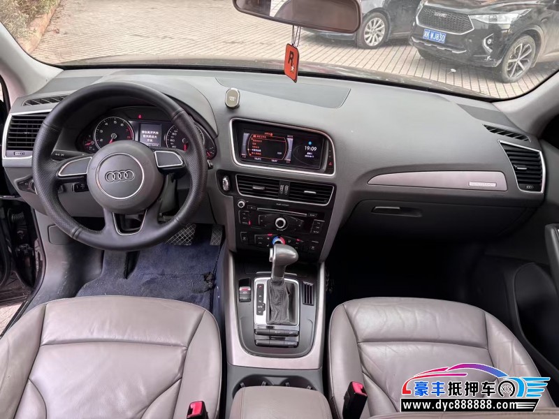 17年奥迪Q5轿车抵押车出售