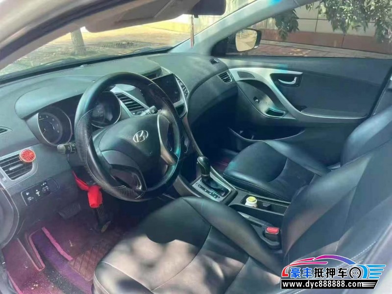 17年现代朗动轿车抵押车出售