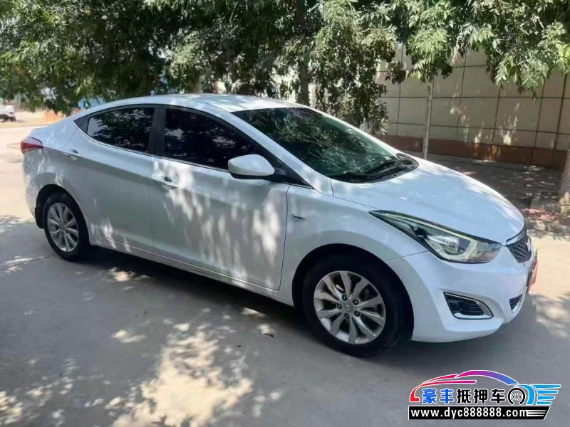 17年现代朗动轿车抵押车出售