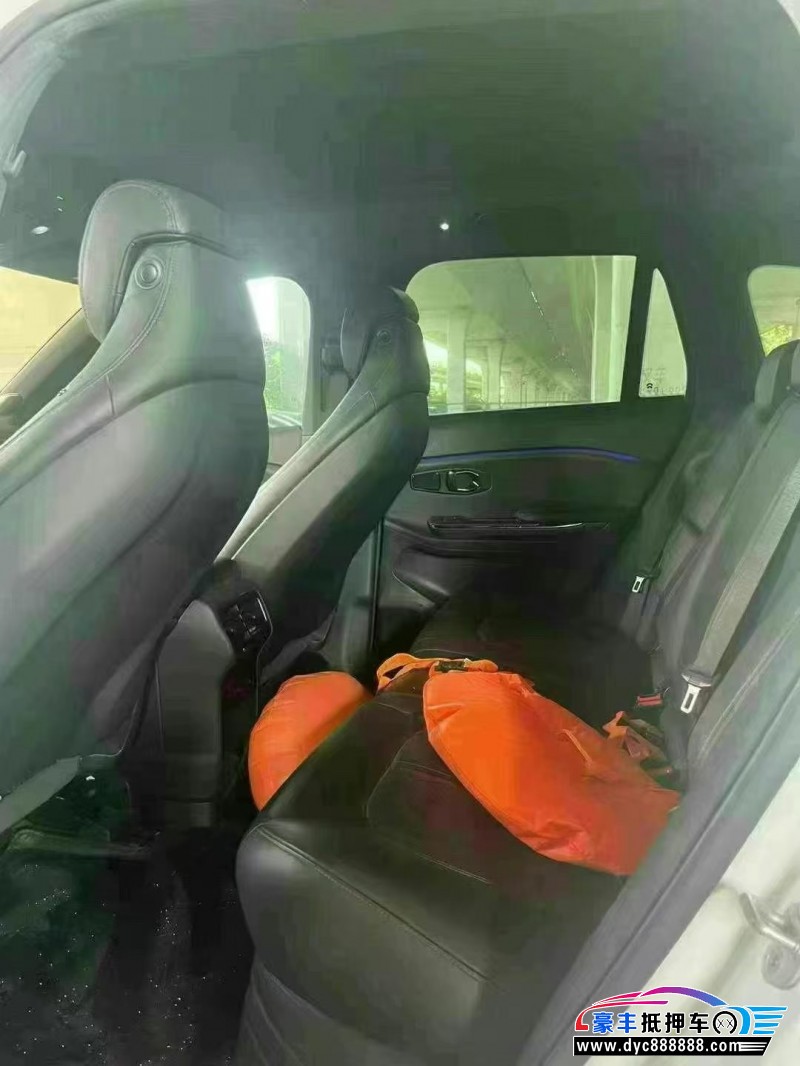 21年蔚来ES6轿车抵押车出售