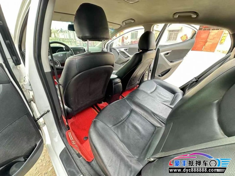 16年现代朗动轿车抵押车出售