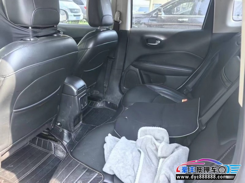 18年Jeep指南者轿车抵押车出售