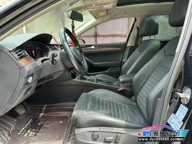 17年大众迈腾轿车抵押车出售