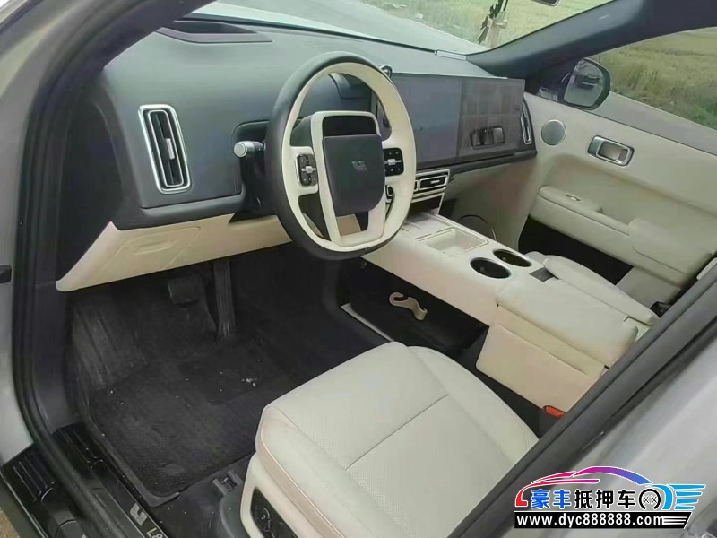 23年理想L8轿车抵押车出售