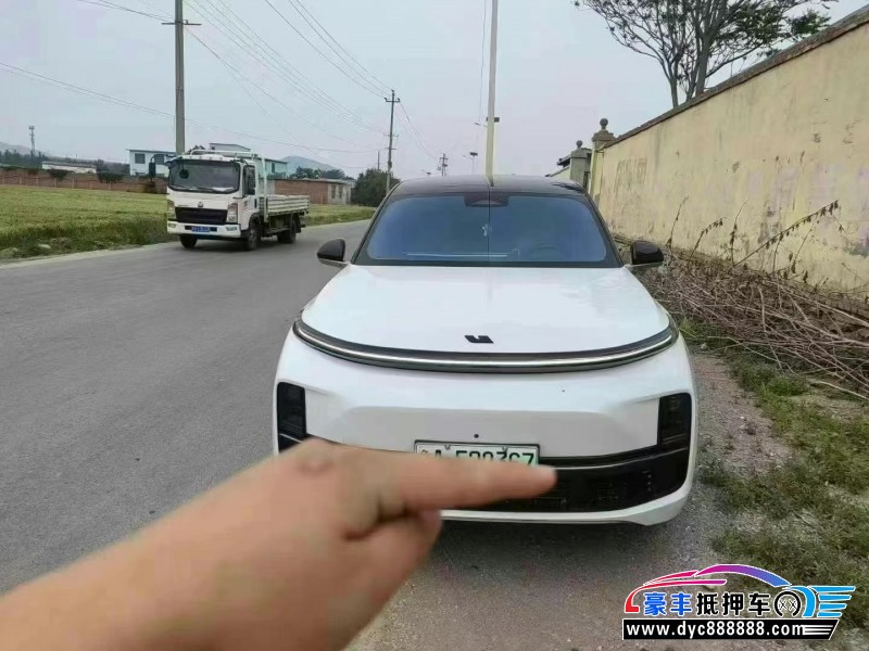 23年理想L8轿车抵押车出售