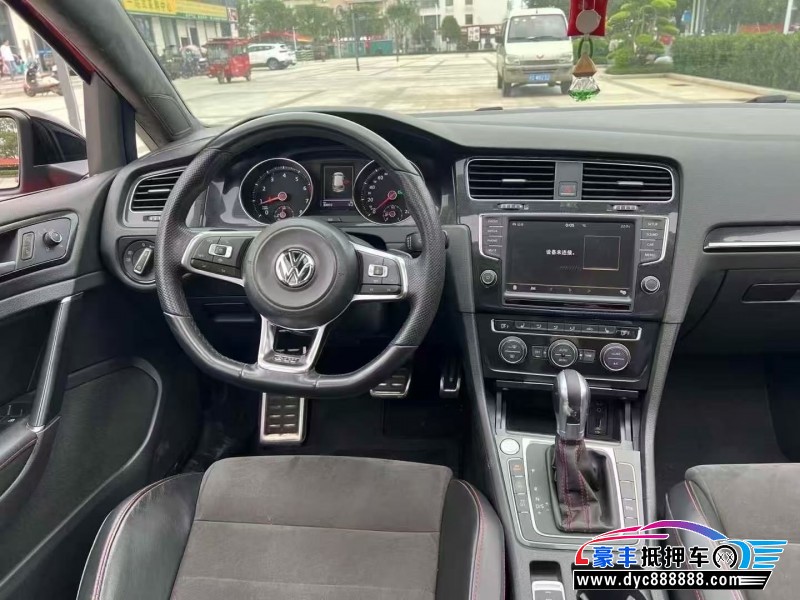 16年大众高尔夫轿车抵押车出售