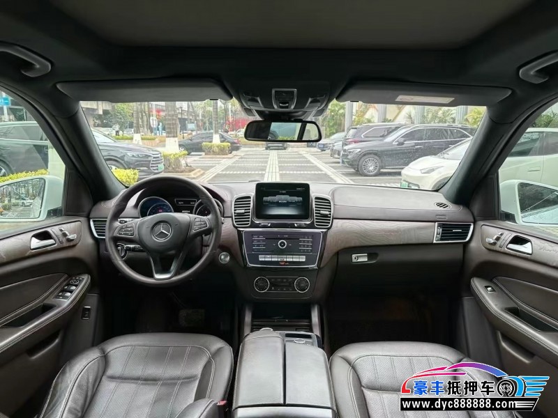 17年奔驰GLE轿车抵押车出售