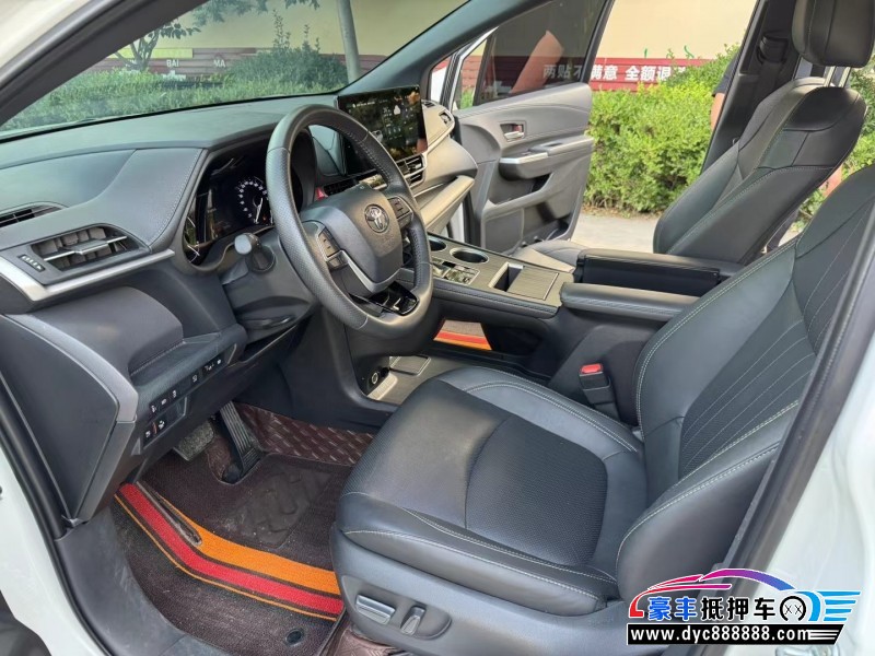 24年丰田塞纳轿车抵押车出售