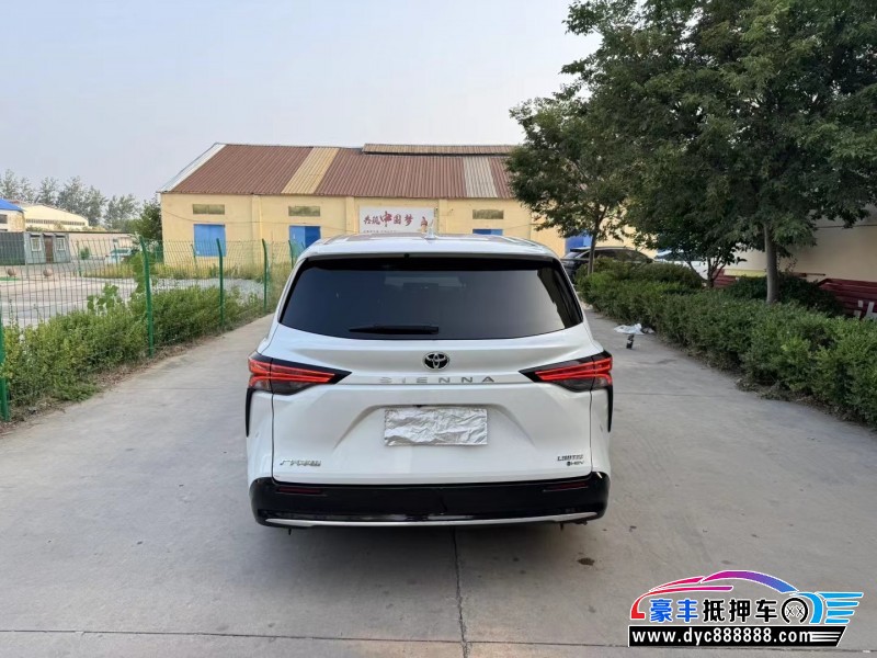 24年丰田塞纳轿车抵押车出售