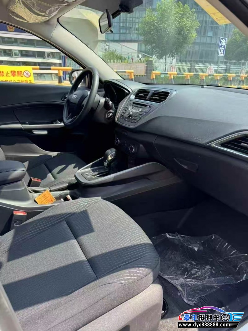 21年福特福睿斯轿车抵押车出售