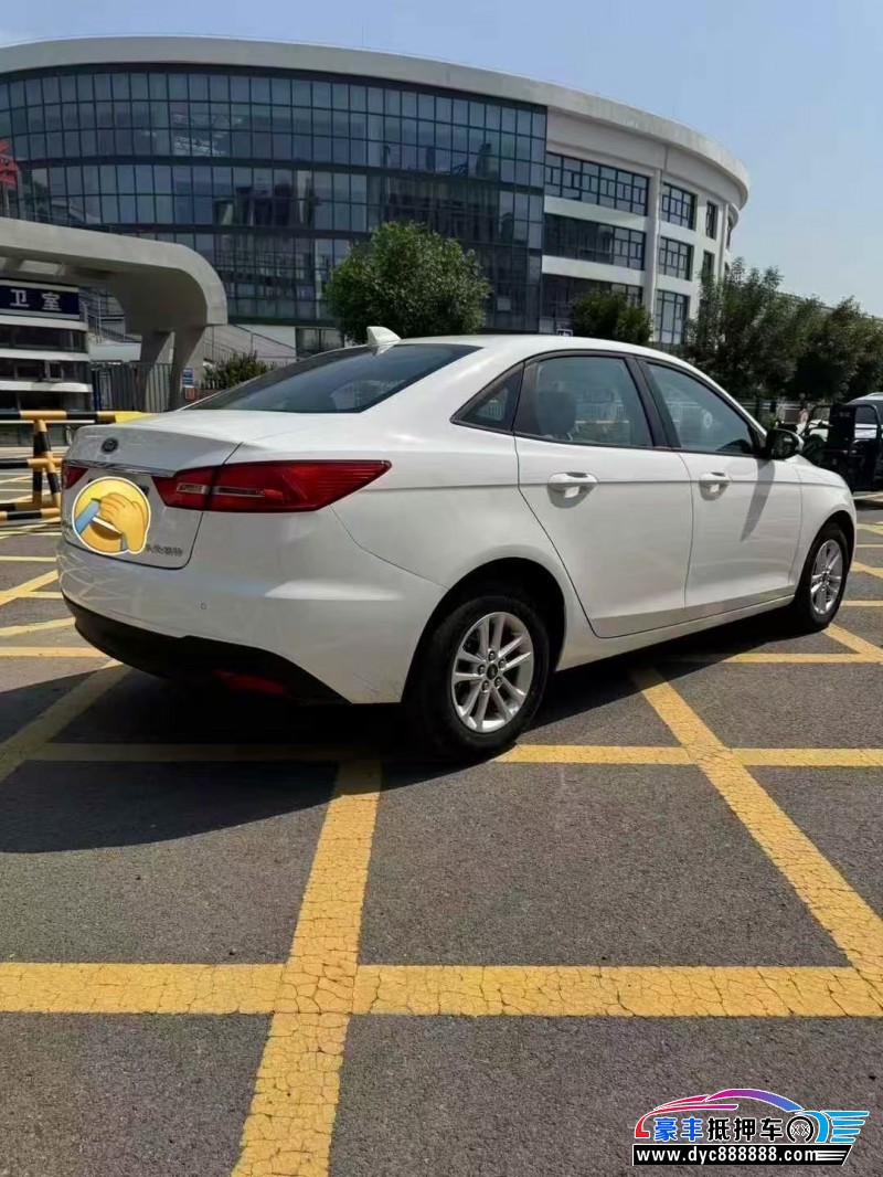 21年福特福睿斯轿车抵押车出售