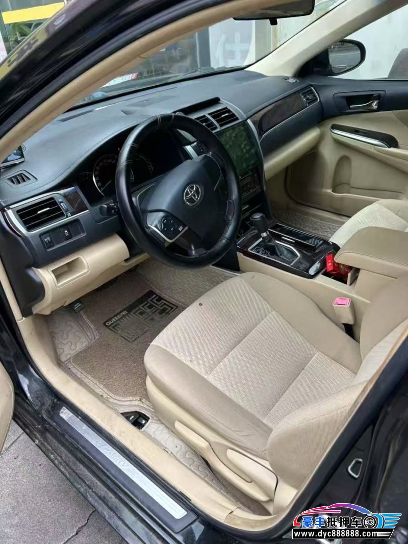 17年丰田凯美瑞轿车抵押车出售