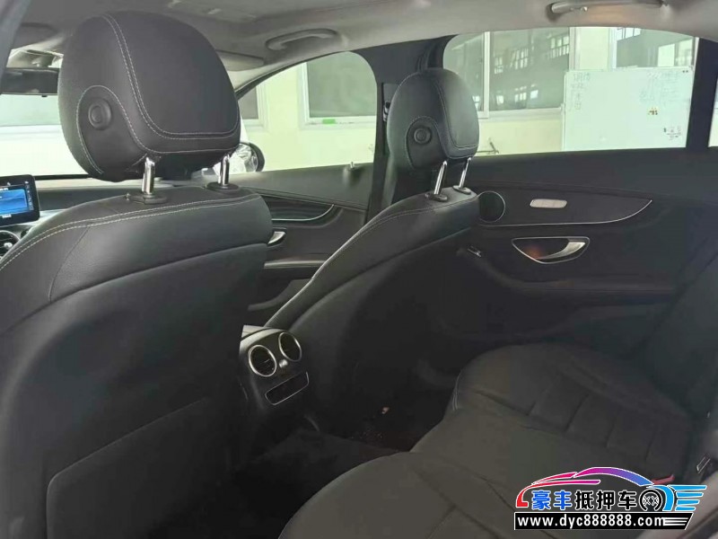 19年奔驰C轿车抵押车出售