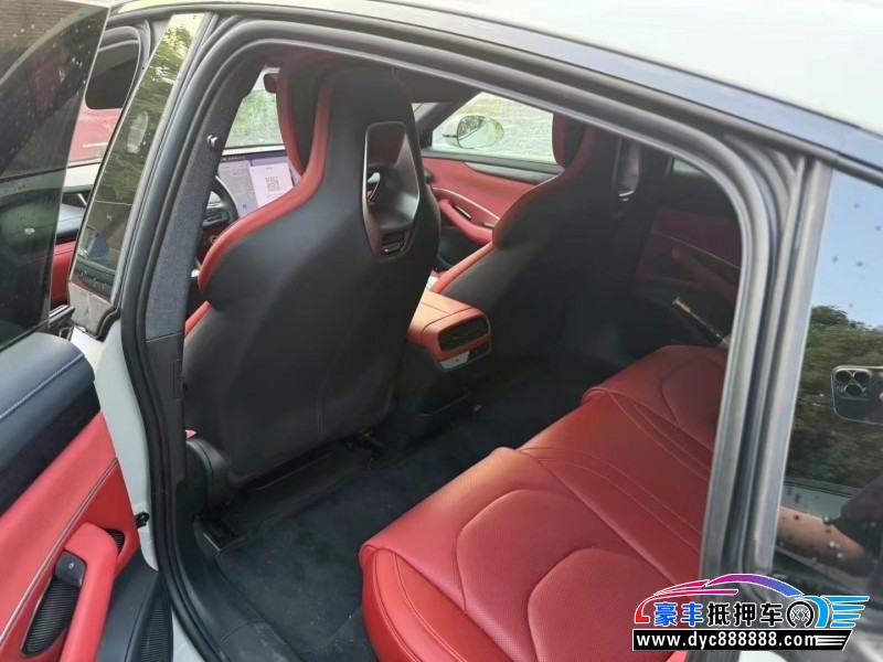 24年小米SU7轿车抵押车出售