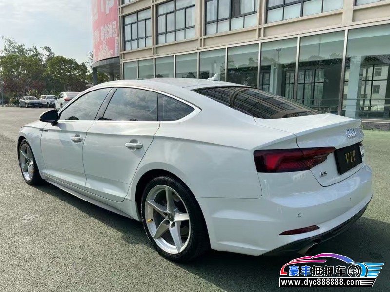 19年奥迪A5轿车抵押车出售