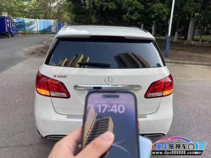 19年奔驰B轿车抵押车出售