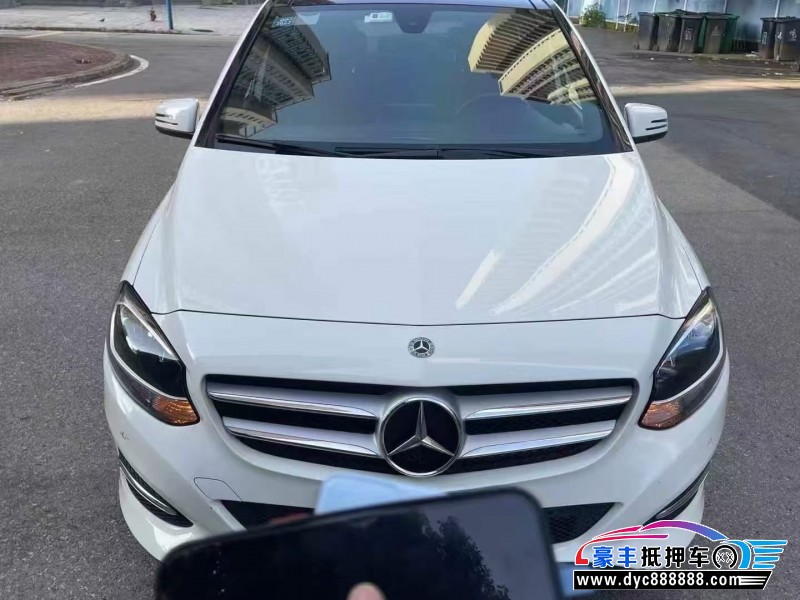 19年奔驰B轿车抵押车出售