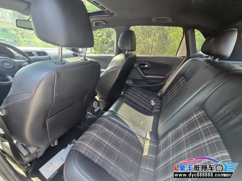 15年大众polo轿车抵押车出售