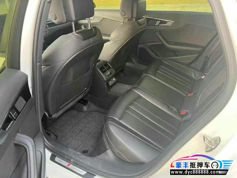 24年奥迪A4L轿车抵押车出售