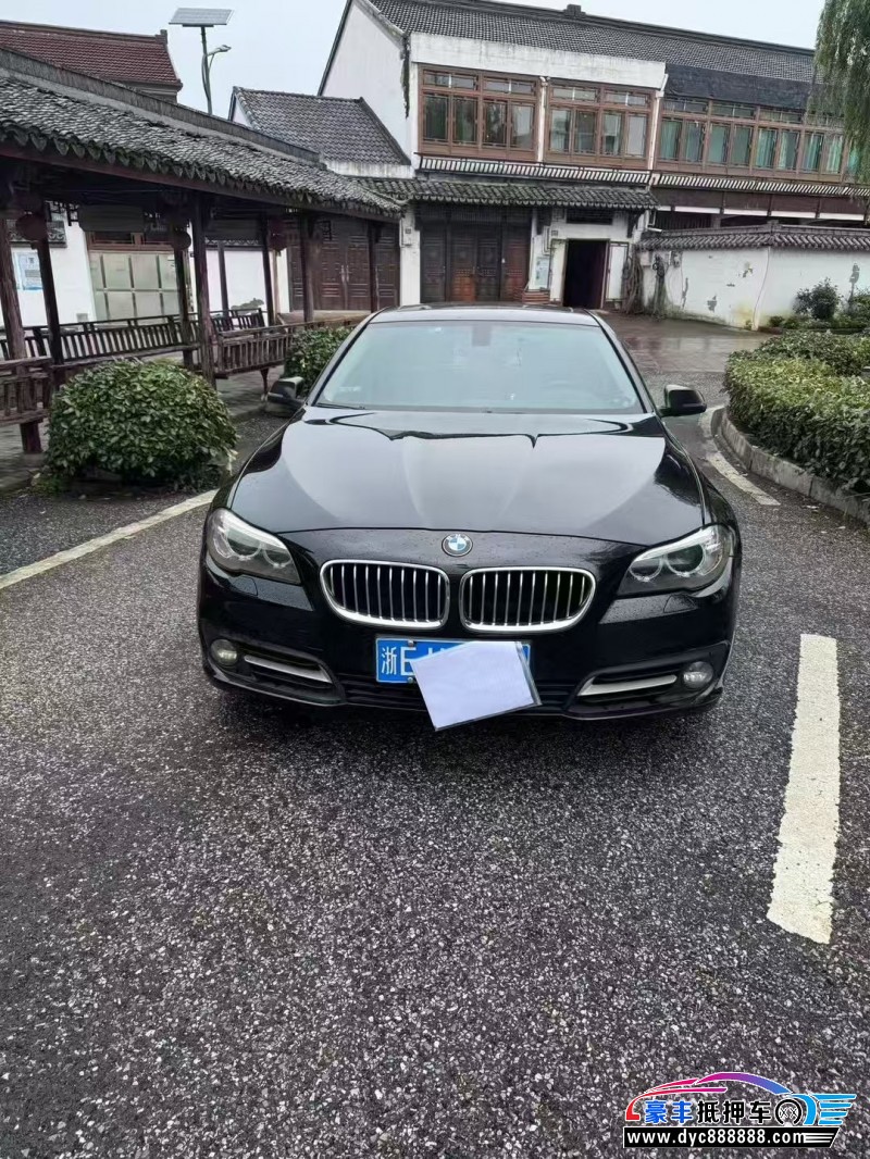抵押车出售14年宝马5系轿车