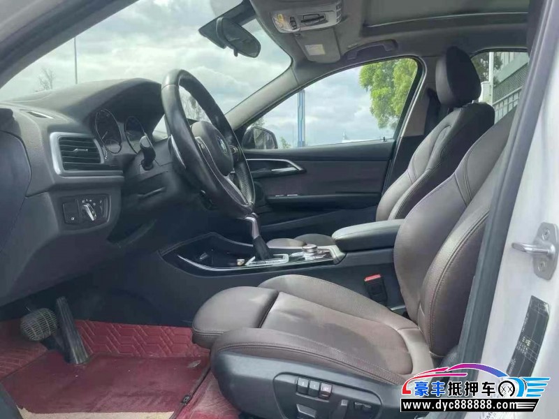 19年宝马1系轿车抵押车出售