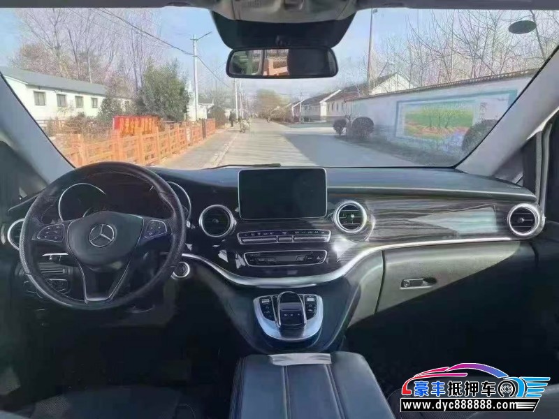 18年奔驰V轿车抵押车出售