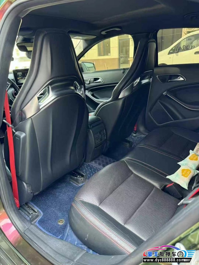 16年奔驰A轿车抵押车出售