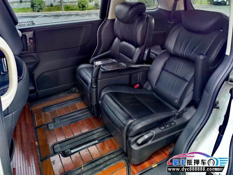 17年本田艾力绅轿车抵押车出售