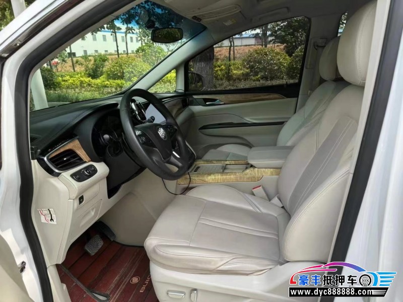 19年别克GL8轿车抵押车出售