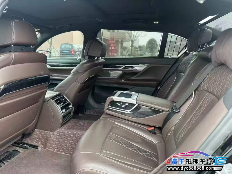 21年宝马7系轿车抵押车出售