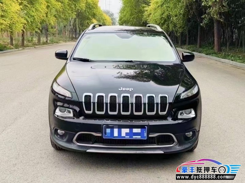 18年Jeep自由光轿车抵押车出售