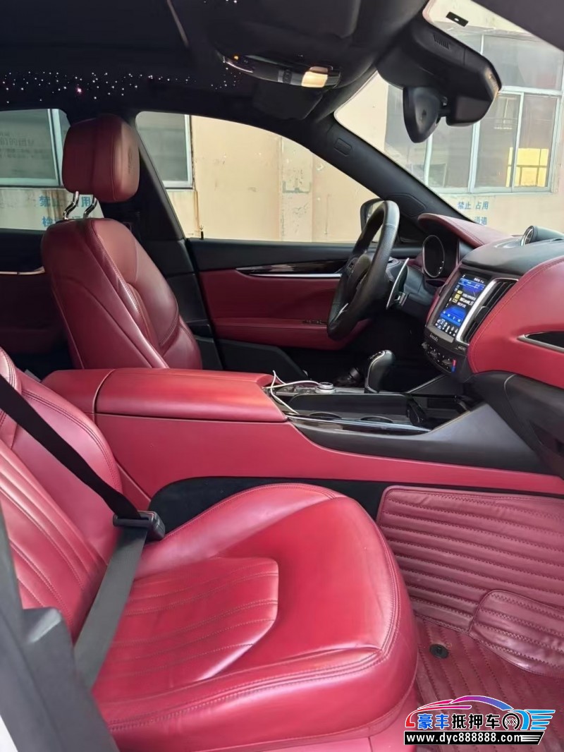 18年玛莎拉蒂莱万特轿车抵押车出售