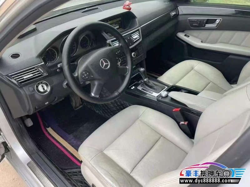 10年奔驰E轿车抵押车出售