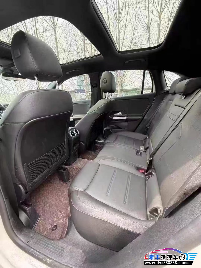 23年奔驰GLA轿车抵押车出售