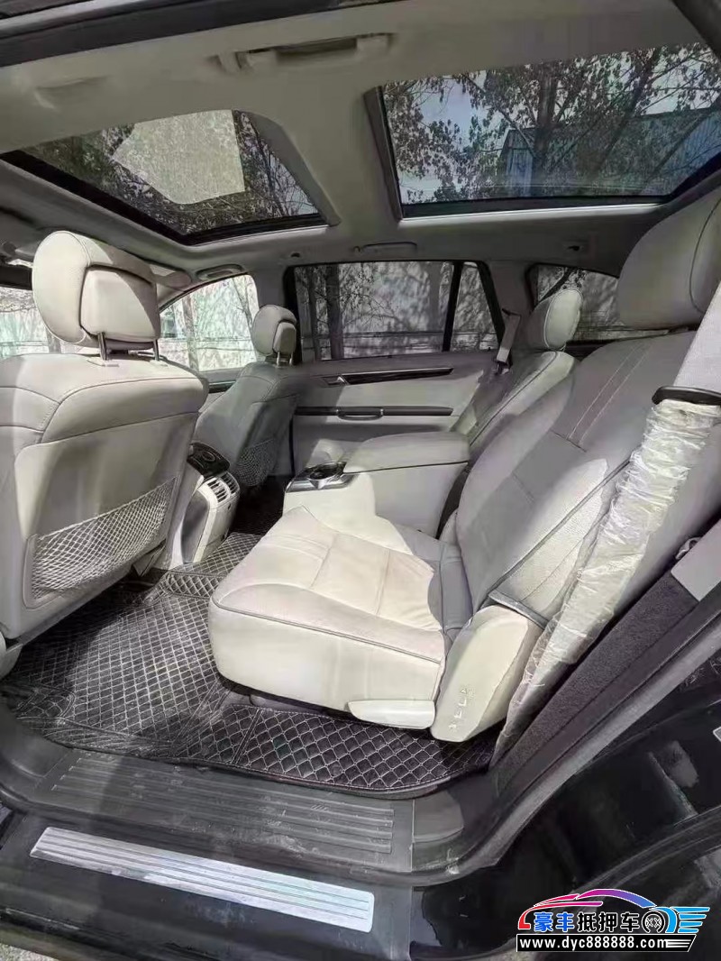 12年奔驰R轿车抵押车出售