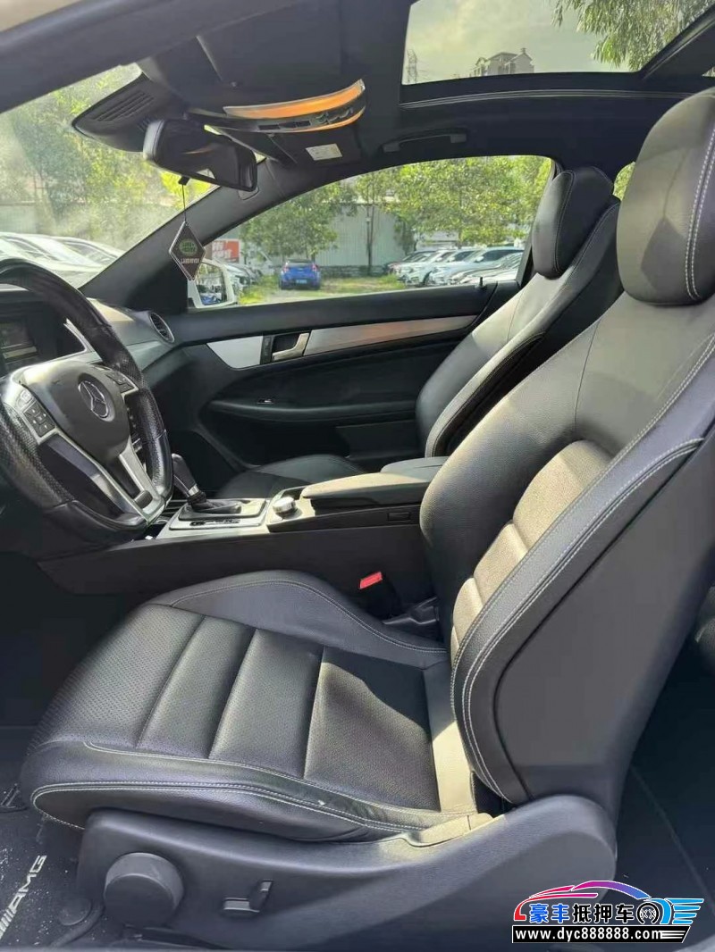 14年奔驰C轿车抵押车出售