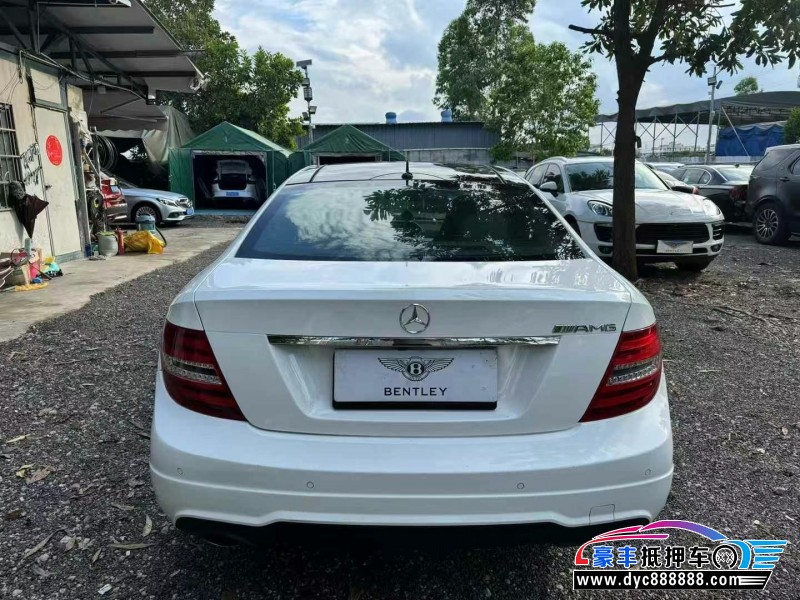 14年奔驰C轿车抵押车出售