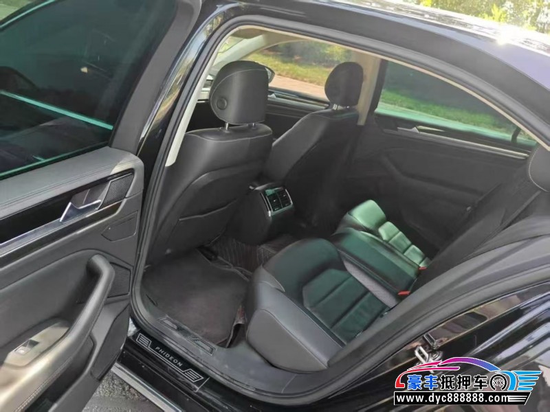 17年大众辉昂轿车抵押车出售