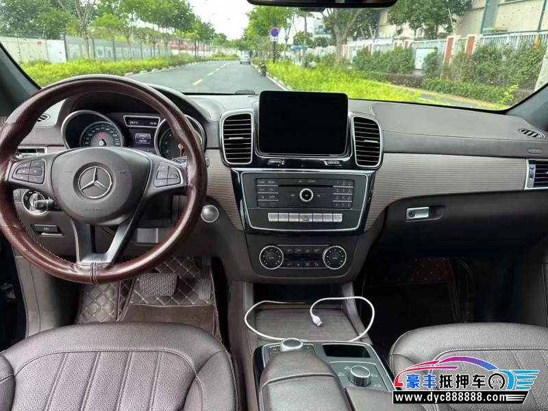 19年奔驰GLE轿车抵押车出售