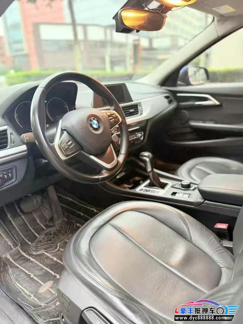 18年宝马1系轿车抵押车出售