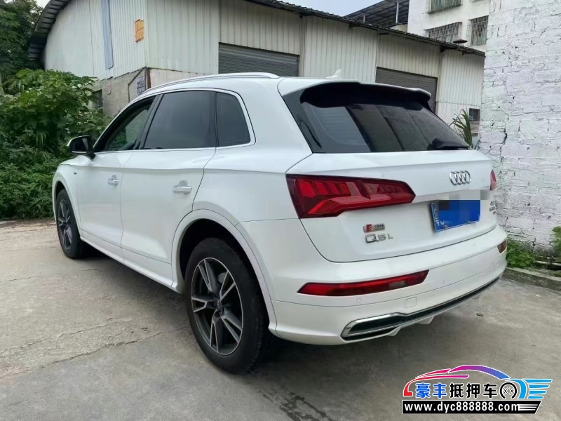 19年奥迪Q5轿车抵押车出售