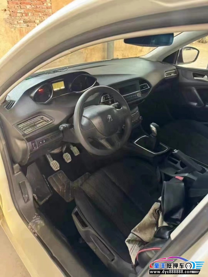 16年标致308轿车抵押车出售