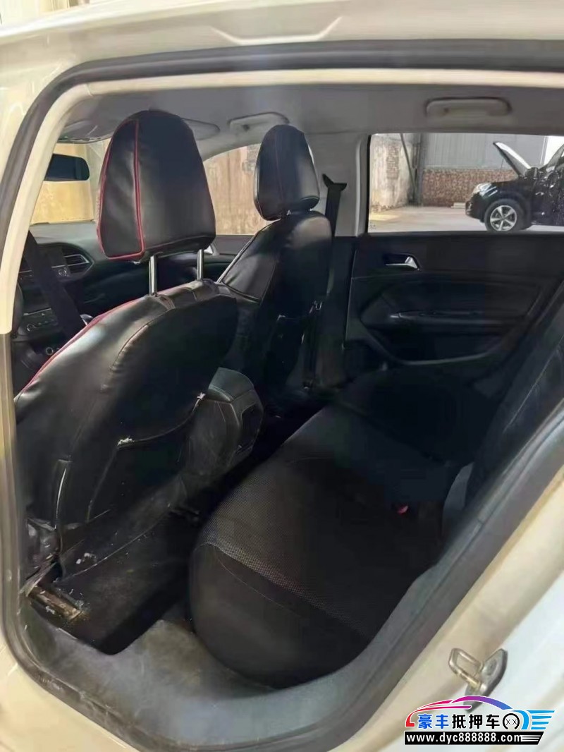 16年标致308轿车抵押车出售