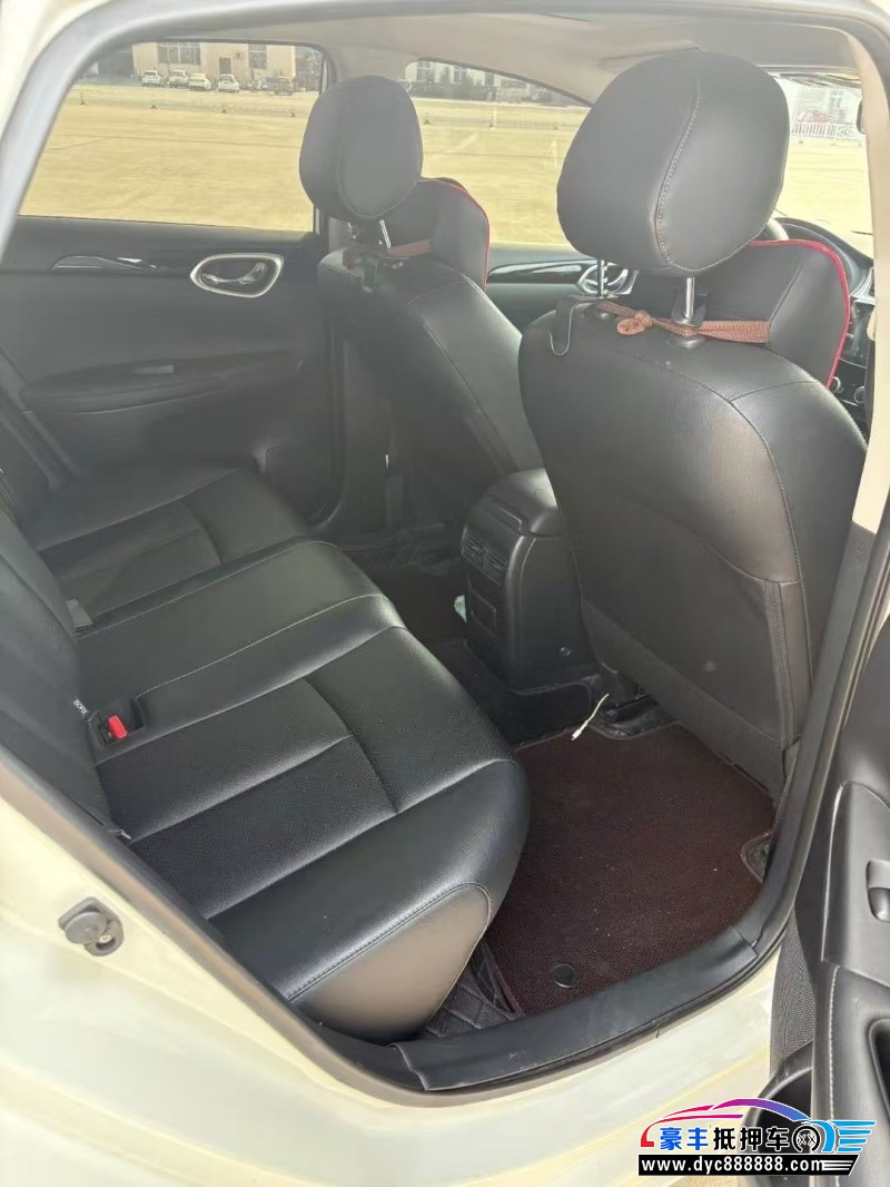 22年日产轩逸轿车抵押车出售