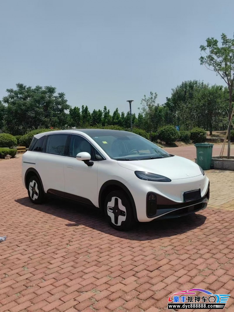 25年极狐考拉轿车抵押车出售