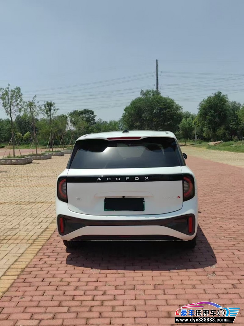 25年极狐考拉轿车抵押车出售